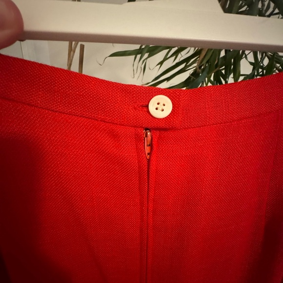 CLASSIC VINTAGE Skirt Suit in Impeccable Condition!!! - Picture 3 of 6